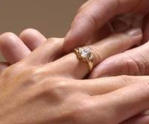 Đeo nhẫn cưới - Giảm năng lực “yêu”?
