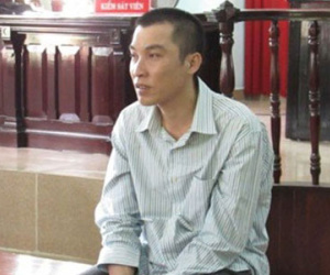 Mới tụt quần đã bị phạt... 14 năm tù