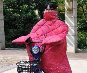 Hà Nội: Xôn xao vì áo khoác kỳ dị to như chăn bông