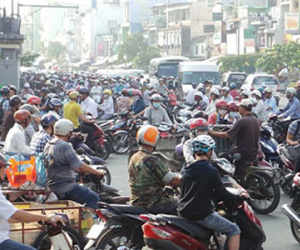 Người dân Sài Gòn bối rối vì lệnh cấm đường