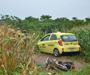 Taxi gây tai nạn liên hoàn, thai phụ sắp sinh tử nạn