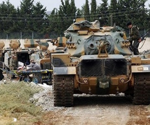 Thổ Nhĩ Kỳ điều 20 xe tăng áp sát biên giới Syria