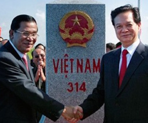 Việt Nam, Campuchia đang xây 2 cột mốc biên giới