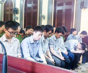 Hàng loạt người bị lừa tiền tỷ qua điện thoại như thế nào?
