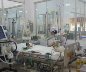 Bé trai 6 tuổi chết lõa thể trong xe ô tô nghi bị cưỡng bức tình dục