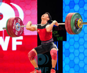 Cử tạ Việt Nam giành ba vé dự Olympic 2016