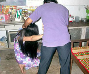 Vợ đi lánh nạn, chồng truy tận nơi đâm chết