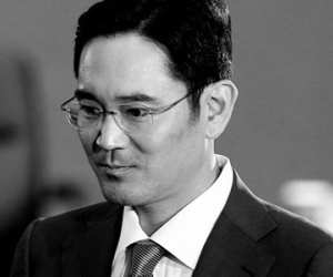 Cậu ấm 47 tuổi Lee Jae Yong gồng mình cứu con tàu chìm Samsung