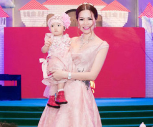 Lễ thôi nôi 2 tỷ đồng của con gái HH Bùi Thị Hà