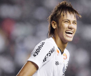 Santos bỏ túi 2 triệu euro sau khi Neymar vào Top 3 QBV 2015