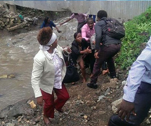 Tưởng diễn tập là khủng bố, sinh viên đại học hàng đầu Kenya thi nhau nhảy lầu