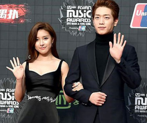"Binh đoàn nghệ sỹ" Kpop khoe sắc rạng ngời tại thảm đỏ MAMA 2015