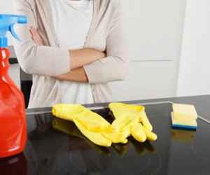 Chồng tôi nhắn tin gọn lỏn: "Vợ ơi, có người mua anh đêm nay rồi..."