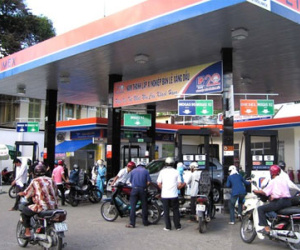 Ngày mai xăng dầu có cơ hội tiếp tục giảm giá?