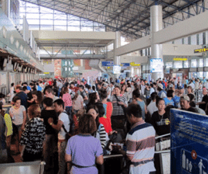 Sân bay Tân Sơn Nhất yếu kém tệ hại
