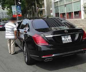 Xe siêu sang Mercedes-Maybach S600 mang biển giả ngũ 6 tại Sài Gòn