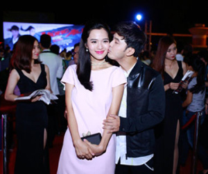 Kim Cương khoe bụng bầu 4 tháng bên Ưng Hoàng Phúc