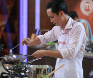 Nghi vấn thí sinh top 3 MasterChef VN là đầu bếp chuyên nghiệp?