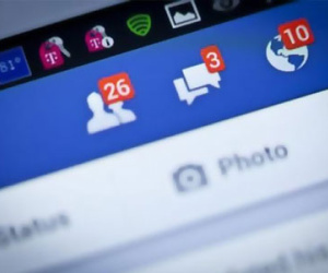 Nói mãi chồng vẫn không bỏ thói quen vào Facebook của người cũ