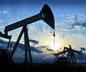 OPEC quyết giữ sản lượng, giá dầu rơi dưới 40 USD/thùng