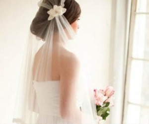Tôi bỏ chạy giữa đám cưới khi nhìn thấy anh trai giấu mặt của chồng