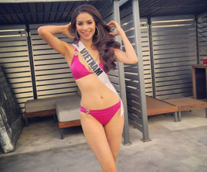 Phạm Hương mặc bikini đọ dáng thí sinh Hoa hậu Hoàn vũ