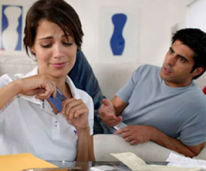 "Thói hư tật xấu" của phụ nữ tuổi 40: Mở miệng là... tiền!