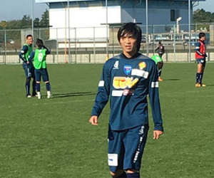 Tuấn Anh ký hợp đồng với Yokohama vào 12/12