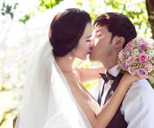 Ưng Hoàng Phúc - Kim Cương hôn say đắm trong ảnh cưới