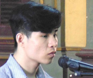 Mẹ bị đâm chết khi ngăn nam thanh niên đánh con mình