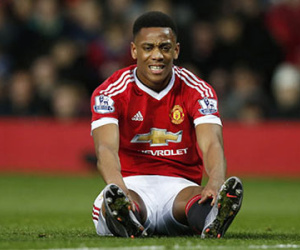 Martial bỏ lỡ cơ hội, Man Utd chia điểm West Ham