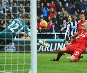 Thua Newcastle 0-2, Liverpool vẫn đứng ngoài top 5