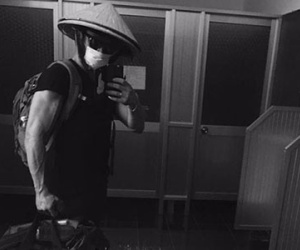 Zac Efron khoe ảnh tới Việt Nam