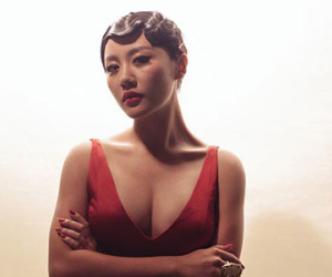Văn Mai Hương gây bất ngờ với hình ảnh nóng bỏng