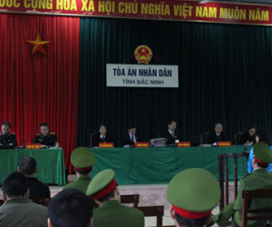 Bố đẻ Tàng Keangnam đổ riệt tội cho con