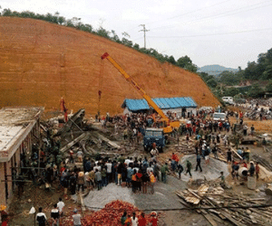 Hiện trường vụ sập giàn giáo 2 người chết ở Hà Tĩnh