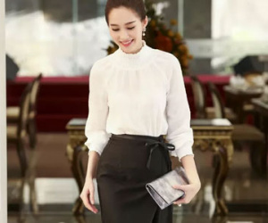 Hoa hậu Thu Thảo “kín cổng cao tường” vẫn xinh đẹp ngất ngây
