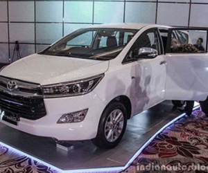 Innova 2016 hút khách sau 2 tuần ra mắt
