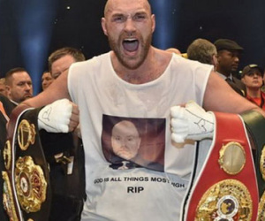 Tyson Fury bị tước danh hiệu IBF