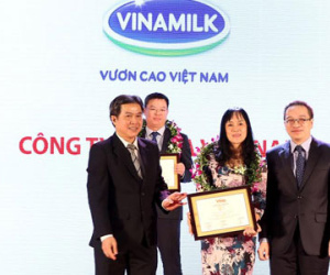 Vinamilk vươn lên vị trí số 1 trong Top 10 doanh nghiệp tư nhân lớn nhất Việt Nam năm 2015
