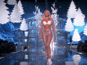 "Tận hưởng" những màn trình diễn đẹp ngất ngây của Victoria's Secret Fashion Show 2015