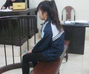 Nữ sinh lớp 11 môi giới mại dâm
