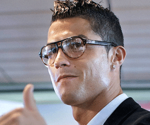 Cristiano Ronaldo không tiếc tiền tiêu xài vì "người tình đồng giới tin đồn"