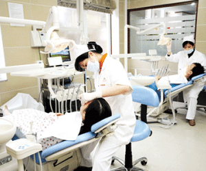Giật mình với mốt nhổ răng nanh, bẻ răng cửa để “đổi vận”