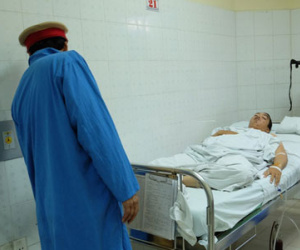 CSGT bị xe tải cán qua người, kéo lê 20m vừa được phẫu thuật nối lại xương