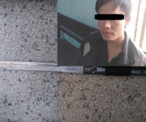 Điên cuồng kẻ “ngáo đá” kề dao khống chế ba mẹ con, đòi ăn cháo gà mới thả người