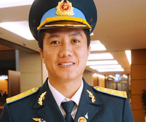 Phi công 27 tuổi lái tiêm kích Su-30