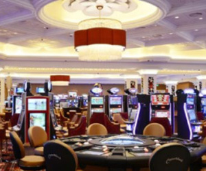 Casino, cá độ thể thao: Chờ nghị định, tiền chảy qua biên giới