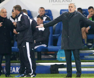Mourinho "bị cầu thủ Chelsea phản bội" ở trận thua Leicester