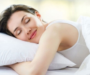 Nằm cạnh chồng, mơ làm chuyện ấy với trai lạ